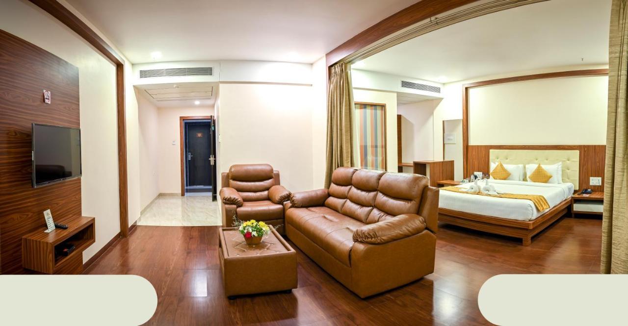 Hotel Laxmi Empire GOA Buitenkant foto
