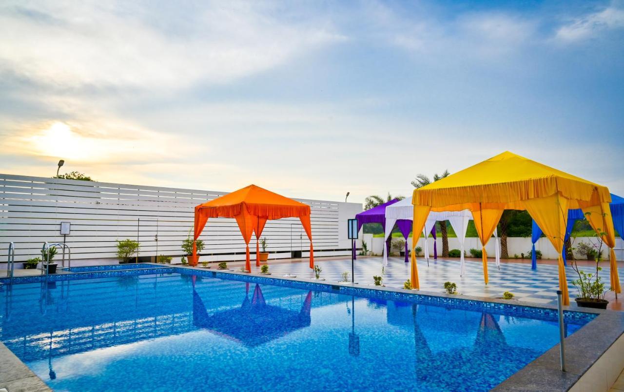 Hotel Laxmi Empire GOA Buitenkant foto