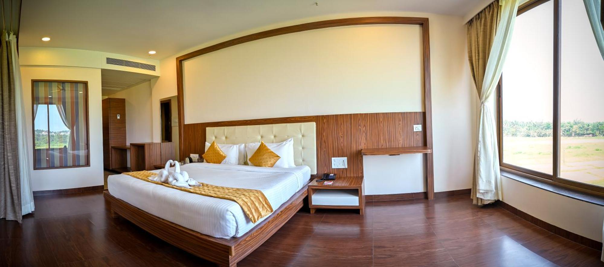 Hotel Laxmi Empire GOA Buitenkant foto