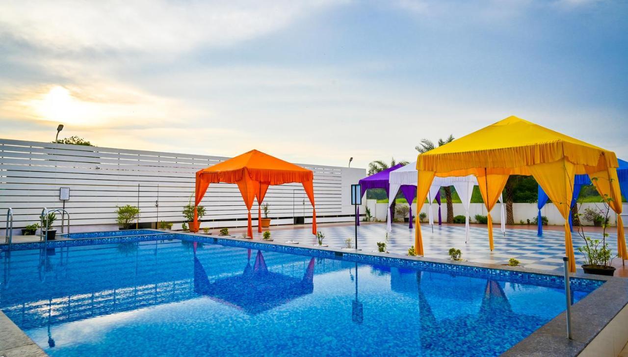 Hotel Laxmi Empire GOA Buitenkant foto