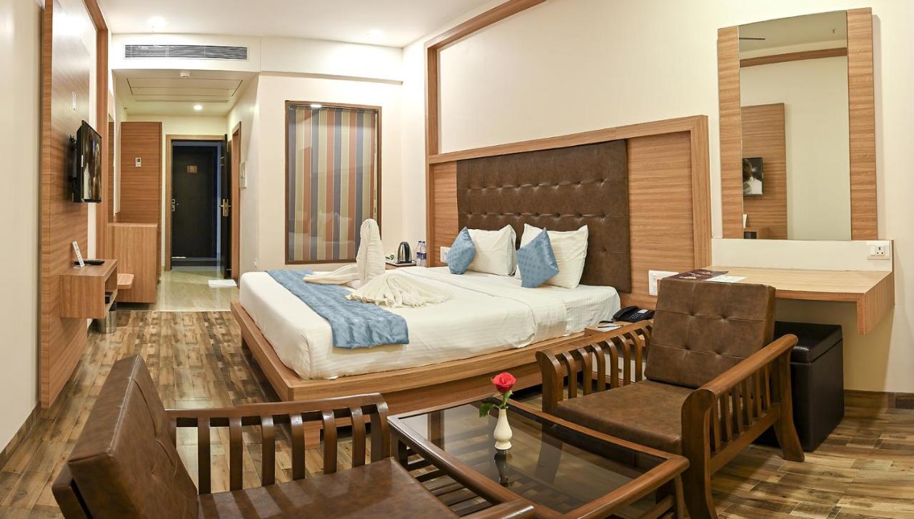 Hotel Laxmi Empire GOA Buitenkant foto